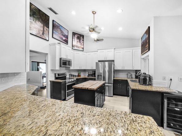 8659 Thousand Pines Circle, West Palm Beach FL 33411