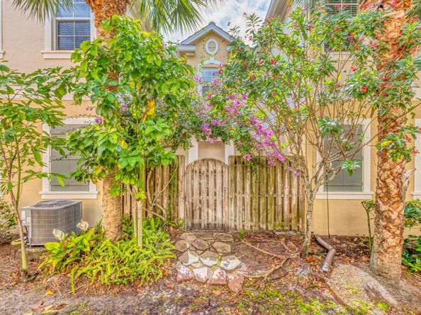 575 Dakota Drive, Jupiter FL 33458
