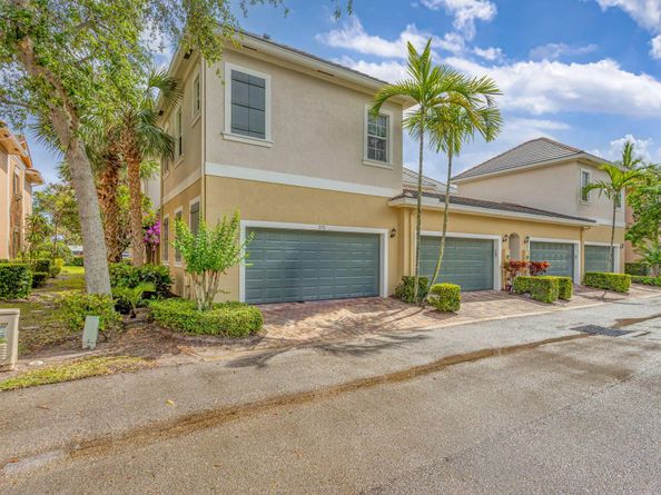575 Dakota Drive, Jupiter FL 33458