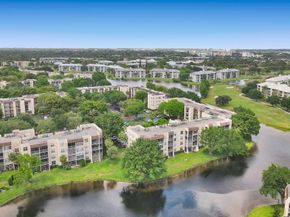 9230 Lagoon Pl 406, Davie FL 33324