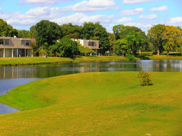 9230 Lagoon Pl 406, Davie FL 33324