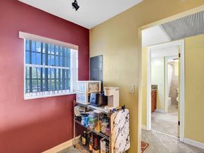 9230 Lagoon Pl 406, Davie FL 33324