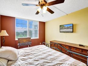 9230 Lagoon Pl 406, Davie FL 33324