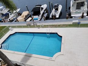 2100 Diana Dr 310, Hallandale Beach FL 33009