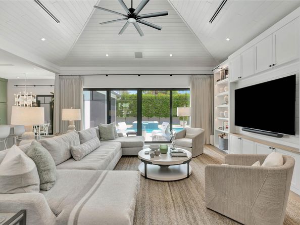 109 NE 9th St, Delray Beach FL 33444