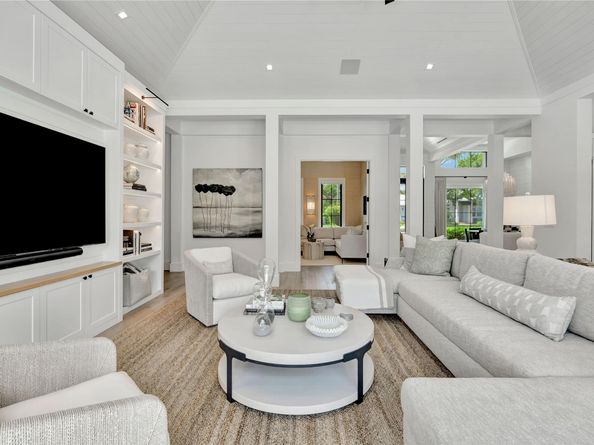 109 NE 9th St, Delray Beach FL 33444