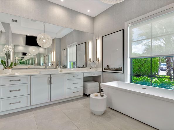 109 NE 9th St, Delray Beach FL 33444