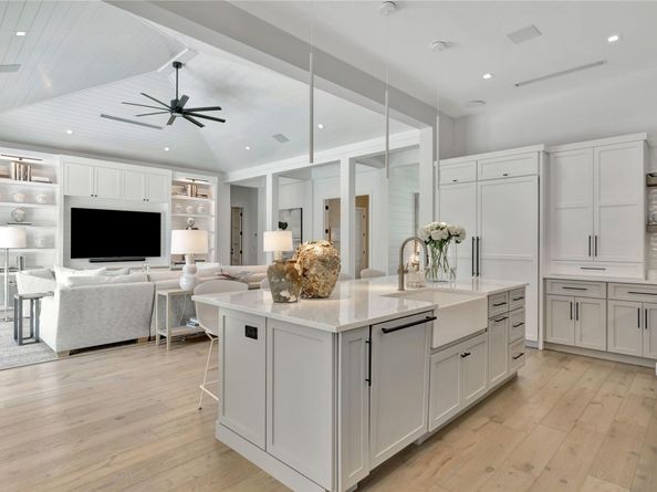 109 NE 9th St, Delray Beach FL 33444
