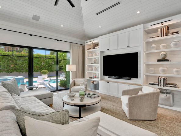 109 NE 9th St, Delray Beach FL 33444