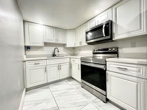 3700 N Pine Island Rd 209, Sunrise FL 33351