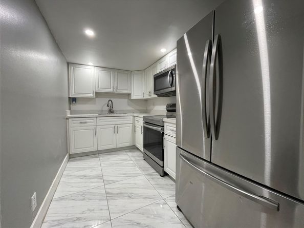 3700 N Pine Island Rd 209, Sunrise FL 33351
