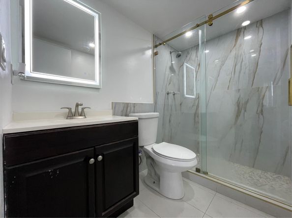 3700 N Pine Island Rd 209, Sunrise FL 33351