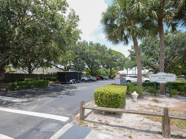 122 Sherwood Circle 10b, Jupiter FL 33458