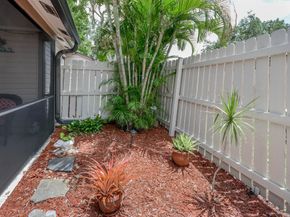 122 Sherwood Circle 10b, Jupiter FL 33458