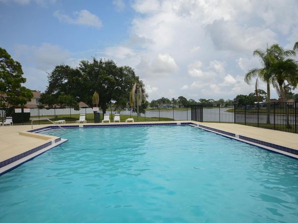122 Sherwood Circle 10b, Jupiter FL 33458