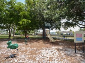 122 Sherwood Circle 10b, Jupiter FL 33458