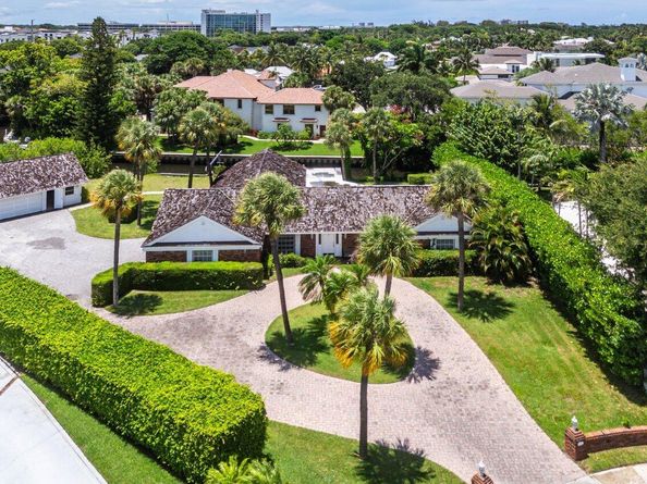 11991 Lake Shore Place, North Palm Beach FL 33408