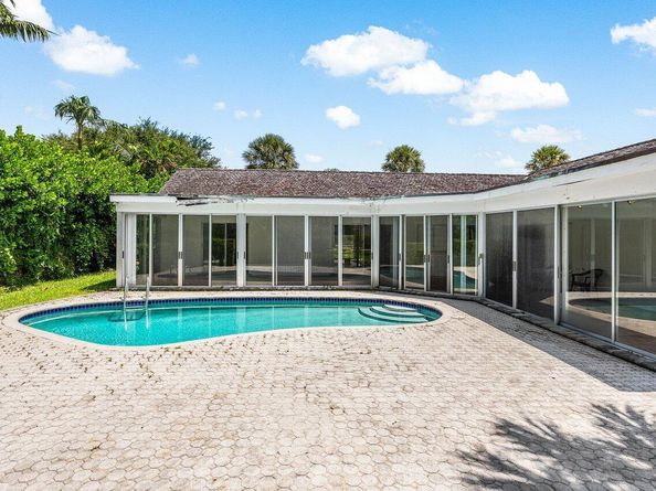 11991 Lake Shore Place, North Palm Beach FL 33408