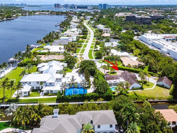 11991 Lake Shore Place, North Palm Beach FL 33408