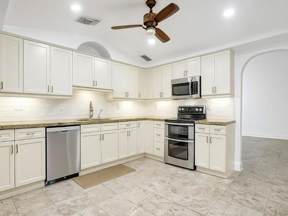 13770 SW 18th Ct, Davie FL 33325