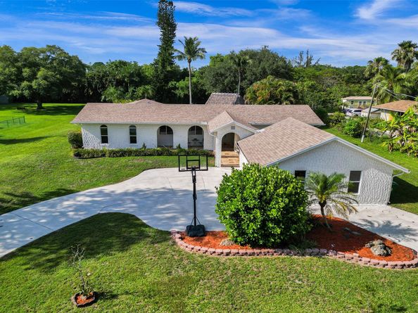 13770 SW 18th Ct, Davie FL 33325