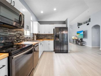 801 NW 130th Ave