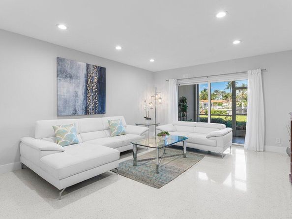 701 NE Harbour Terrace 103, Boca Raton FL 33431