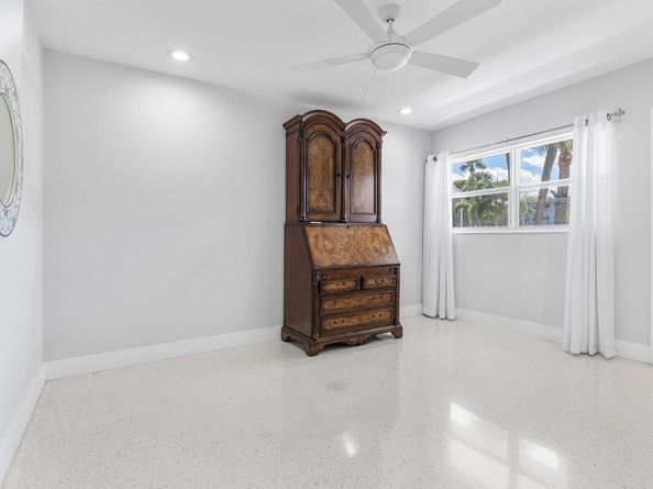 701 NE Harbour Terrace 103, Boca Raton FL 33431