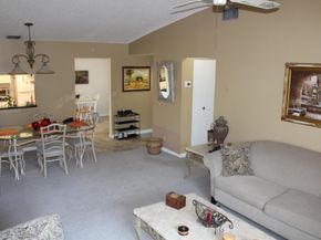 7609 Tahiti Lane 201, Lake Worth FL 33467