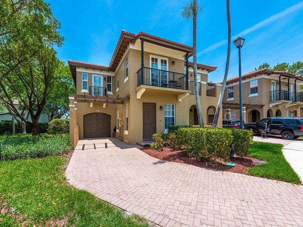 6911 Julia Gardens Drive, Coconut Creek FL 33073