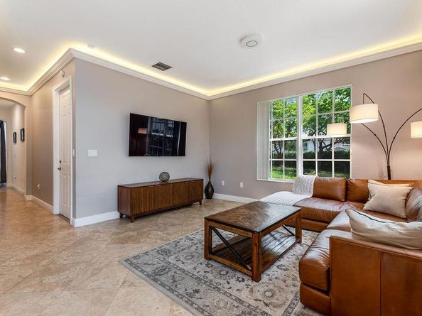 6911 Julia Gardens Drive, Coconut Creek FL 33073