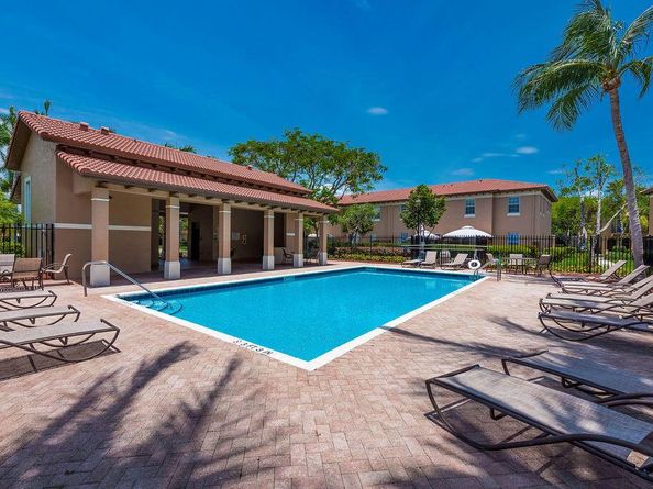 6911 Julia Gardens Drive, Coconut Creek FL 33073