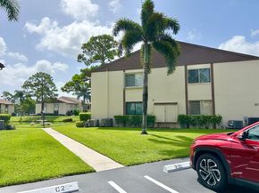 327 Knotty Pine Circle B2, Greenacres FL 33463