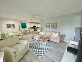 327 Knotty Pine Circle B2, Greenacres FL 33463