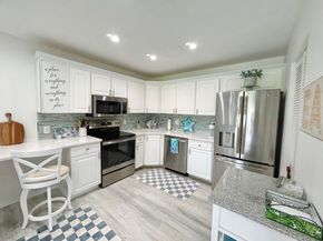 327 Knotty Pine Circle B2, Greenacres FL 33463