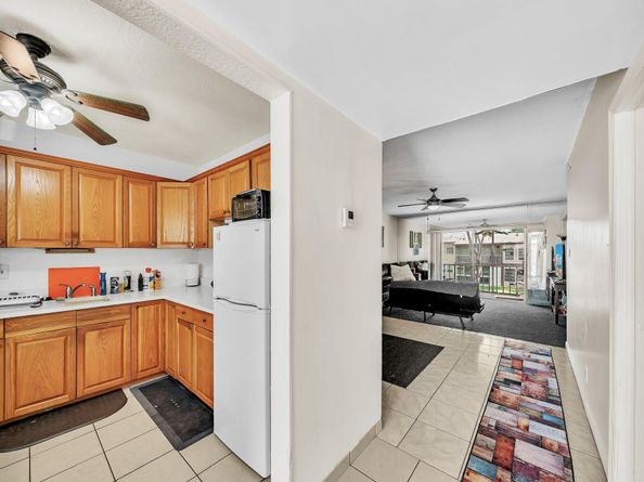 7600 NW 5th Ct 202, Margate FL 33063