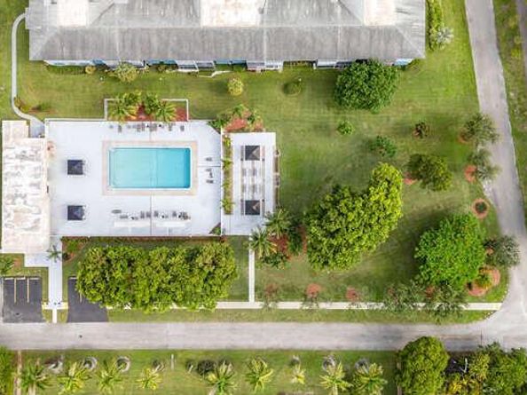 1000 Hillcrest Court 214, Hollywood FL 33021