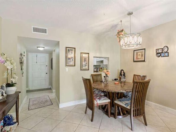 1000 Hillcrest Court 214, Hollywood FL 33021