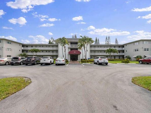 1000 Hillcrest Court 214, Hollywood FL 33021