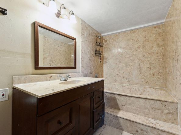 4 Crossings Circle D, Boynton Beach FL 33435