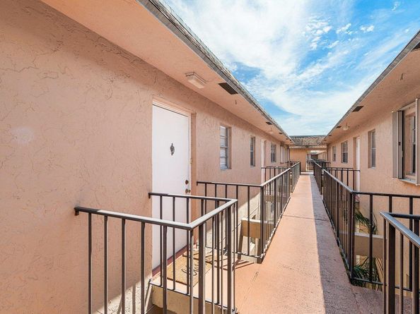 600 SW 2nd 2390 Avenue 2390, Boca Raton FL 33432