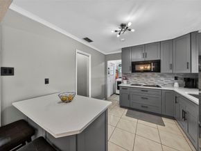 8821 NW 11th Ct, Pembroke Pines FL 33024