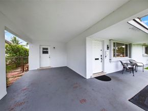 8821 NW 11th Ct, Pembroke Pines FL 33024