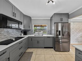 8821 NW 11th Ct, Pembroke Pines FL 33024