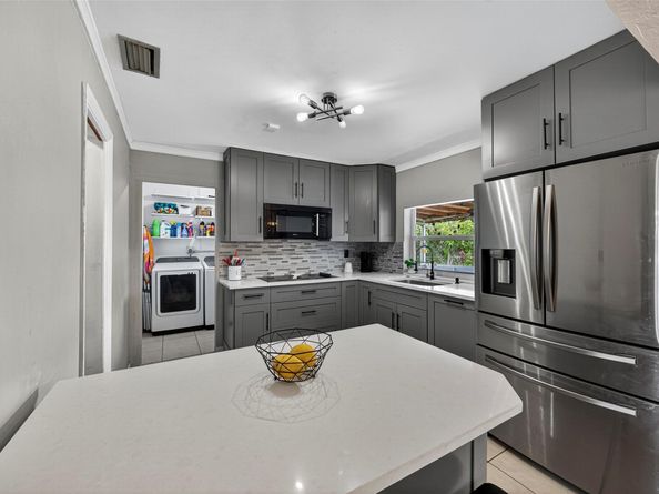 8821 NW 11th Ct, Pembroke Pines FL 33024