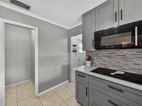 8821 NW 11th Ct, Pembroke Pines FL 33024