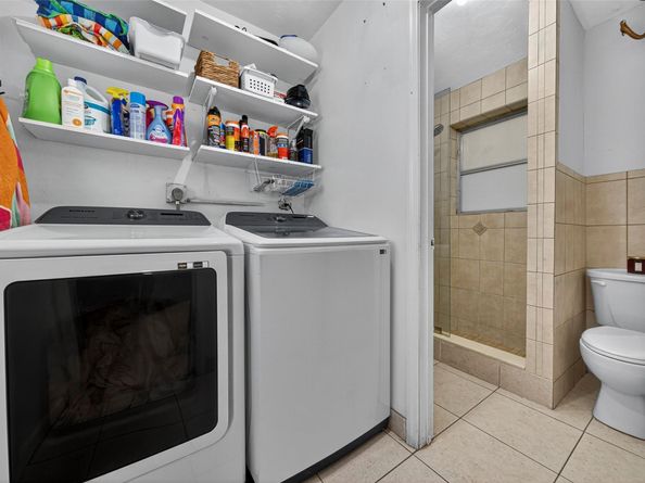 8821 NW 11th Ct, Pembroke Pines FL 33024