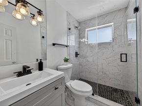 8821 NW 11th Ct, Pembroke Pines FL 33024