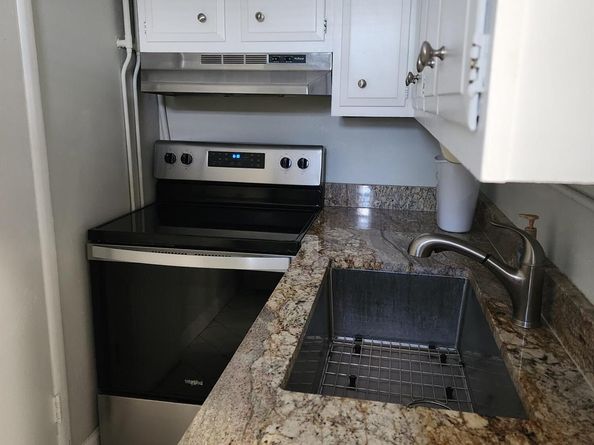 513 Greynolds Circle, Lantana FL 33462