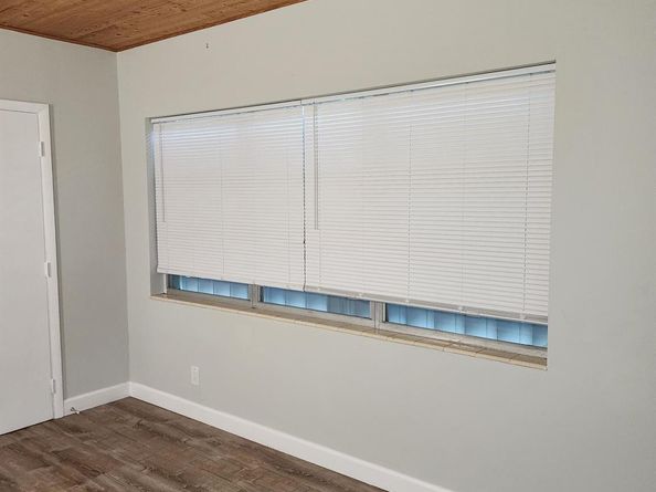 513 Greynolds Circle, Lantana FL 33462